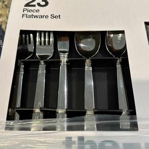 1 full 23 pc. Henckle flatware sets for 4 with serving spoons and fork - Picture 2 of 3